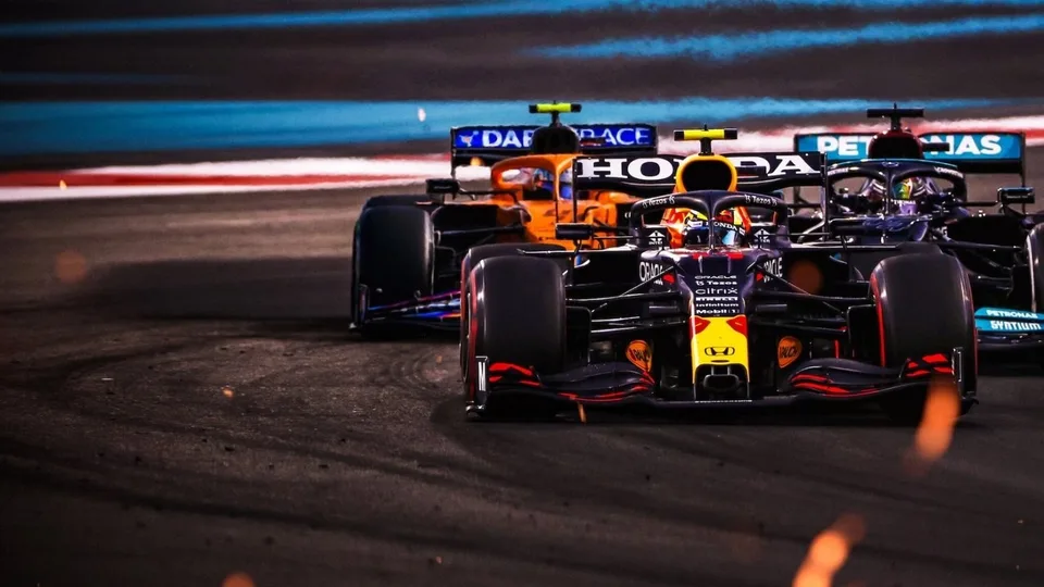 Кадр из фильма «Formula 1. Драйв выживания» 4