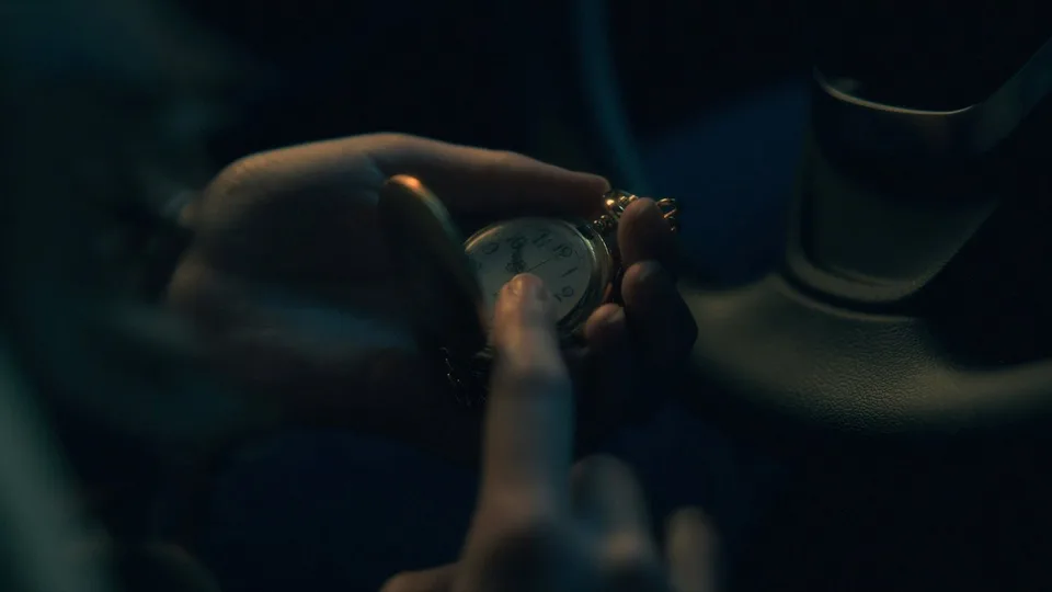 Кадр из фильма «Призрак дома на холме» 2