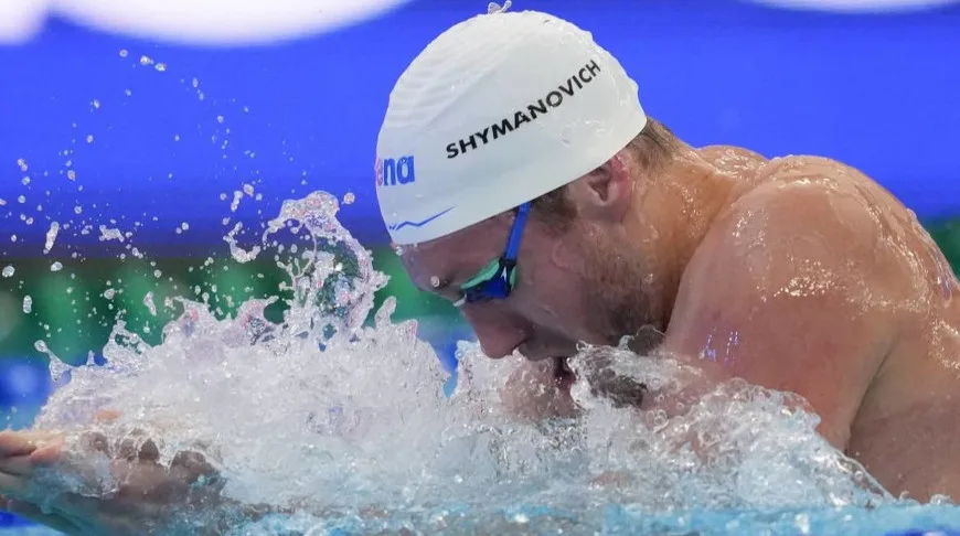 Трое белорусских пловцов вышли в полуфиналы чемпионата Европы в Париже