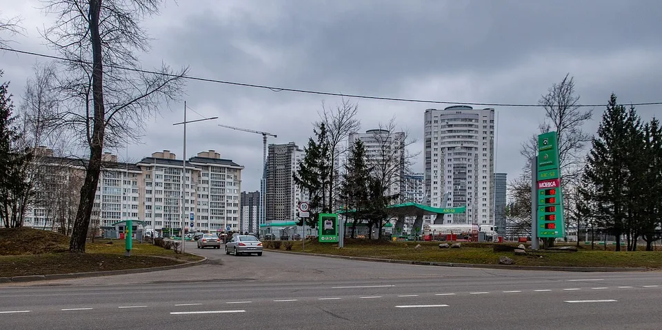 На Макаенка с 28 августа берут заявки на 80 квартир. Метр — 3800 рублей