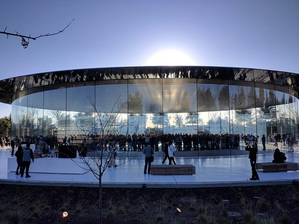 Apple назначила презентацию на 9 сентября. Слоган — Surprise and shine