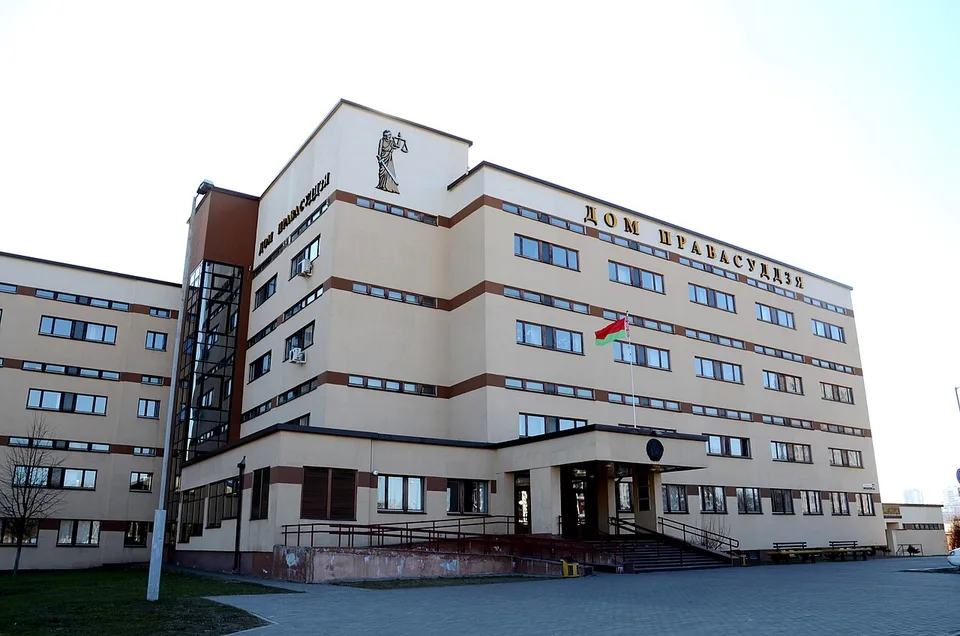 В Бресте двух торговцев запчастями и бухгалтера осудили за уклонение от налогов на 1 млн рублей